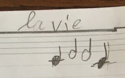 Un élève compose de la musique
