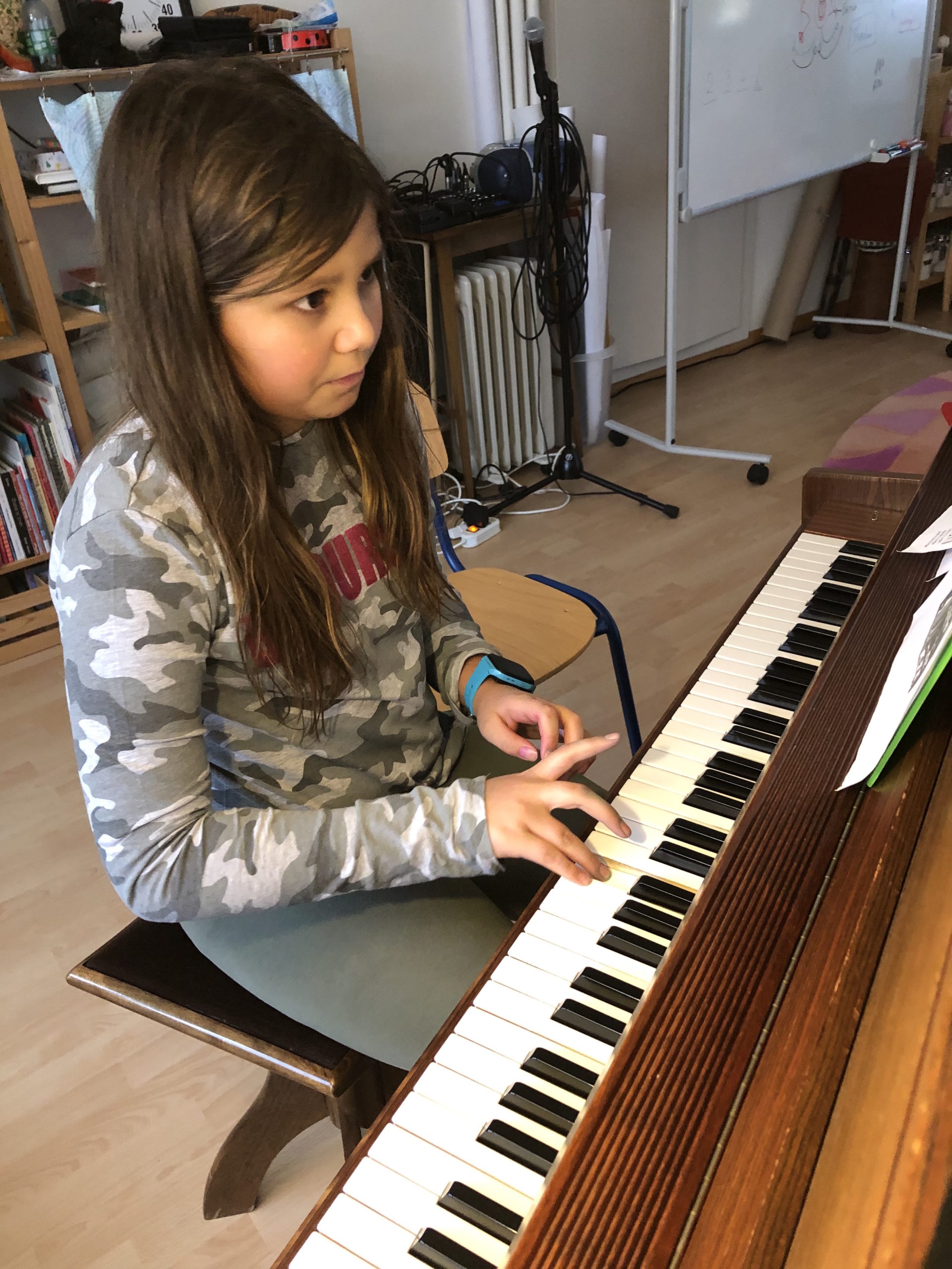 Inea au piano Inea au piano