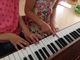 Cours de piano avec Josianne Robert au Centre Samekh
